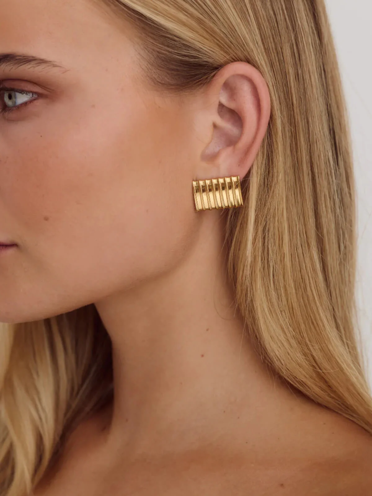Tabi Earrings - 18k Gold - Image 2