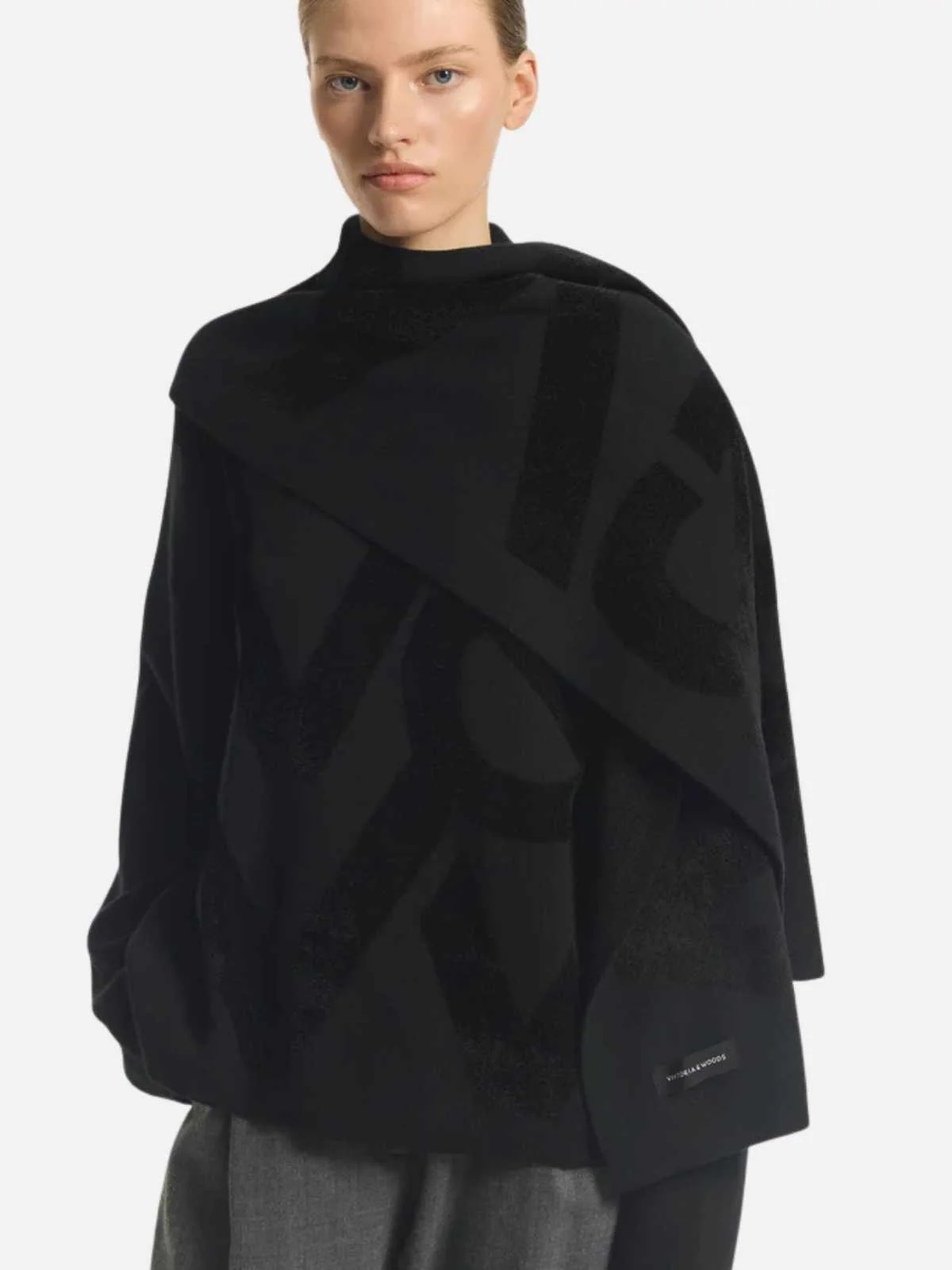 Quest Scarf - Black - Image 2